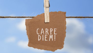 Carpe Diem: Veja o significado e tradução