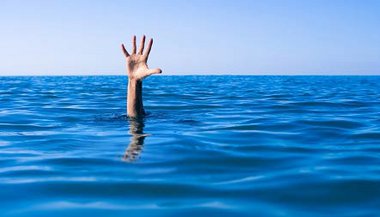 Sonhar com afogamento no mar