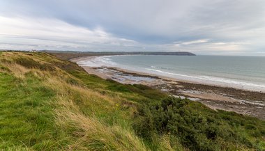 Sonhar com praia e mar
