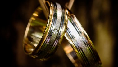 Sonhar com aliança de ouro