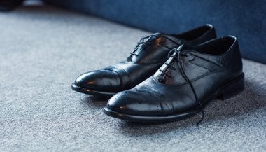 Sonhar com sapato preto