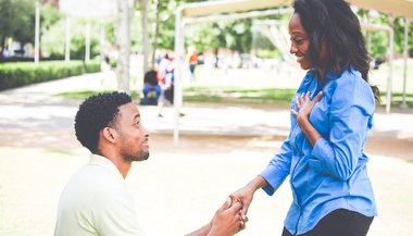 Sonhar com pedido de casamento