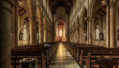 Sonhar com igreja católica