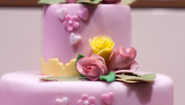 Sonhar com bolo de festa