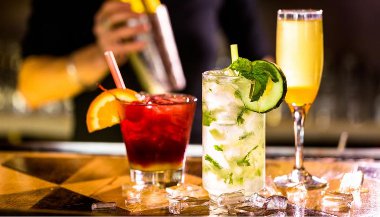 O drink com cachaça que combina com cada signo