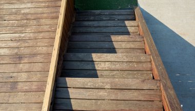 Sonhar com escada de madeira