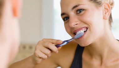 Sonhar com dente furado