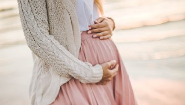 Sonhar com gravidez de amiga