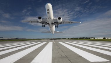 Sonhar com avião decolando