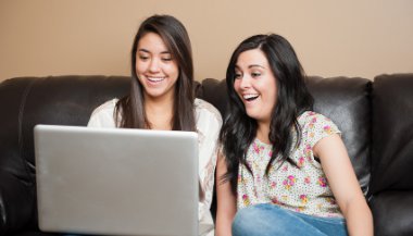 O amigo de cada signo no Facebook