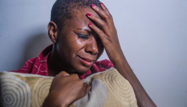 Significado de sonhar com alguém chorando