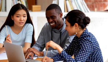 Como se comunicar melhor com o colega de trabalho de cada signo