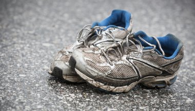 Sonhar com sapato velho