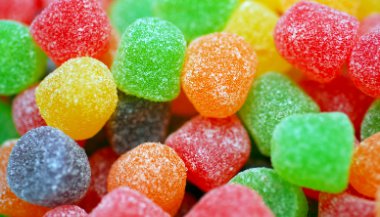 Sonhar com doce: significado, desejos ocultos e mensagens do inconsciente