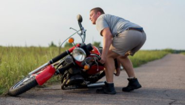 Sonhar com acidente de moto