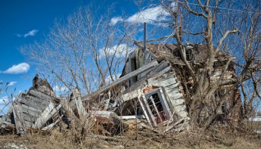 Significado de sonhar com casa desabando