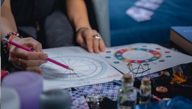 Quem são os astrólogos mais famosos?