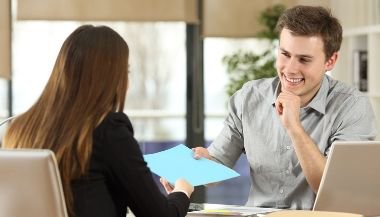 O que o estagiário de cada signo mais valoriza no ambiente de trabalho