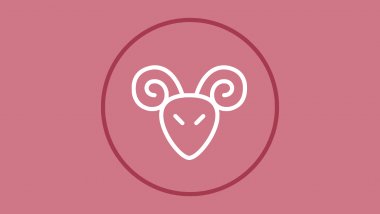 Um ícone com a imagem do signo de Áries está no centro da imagem. Há um fundo rosa.