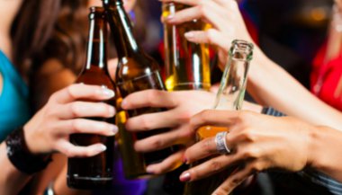 A guerra por um encontro em um bar