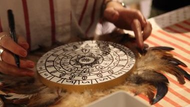 Horóscopo do dia de hoje (07/11/2025): previsões dos signos para Sexta-feira