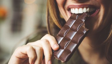 Sonhar que está comendo chocolate