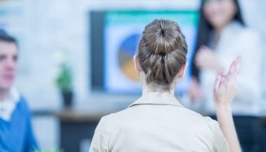 Horóscopo do dia: previsões de hoje (22/11) para os signos - Questionar exige coragem