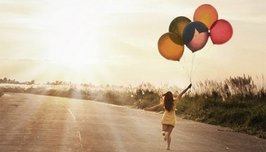 Viver para ser feliz ou viver uma vida interessante?