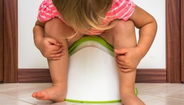 Sonhar com fezes de bebê