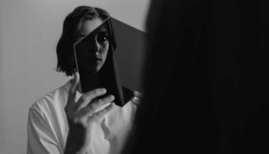 Horóscopo do dia de hoje (13/05/2024): previsões dos signos para segunda-feira