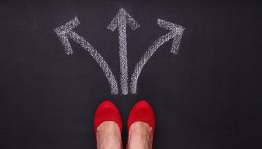 Horóscopo do dia: previsões de hoje (18/02) para os signos - Tome decisões com consciência