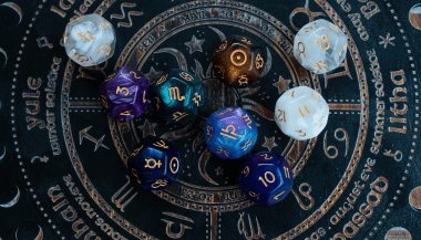 Horóscopo do dia de hoje (01/11): previsões dos signos para sexta-feira