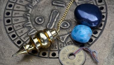 Horóscopo do dia de hoje (02/02): previsões dos signos para domingo