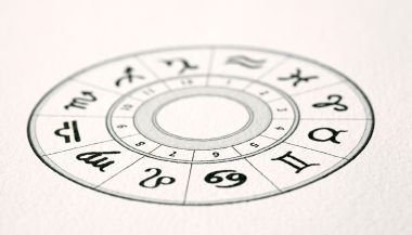 Horóscopo do dia de hoje (17/08): previsões dos signos para sábado