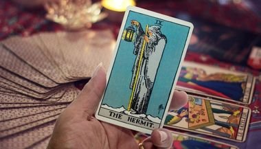 Arcano regente de fevereiro de 2023: Eremita