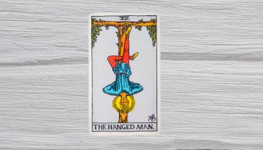 Previsões do Tarot para abril de 2024: Um tempo de reflexão para redefinir prioridades