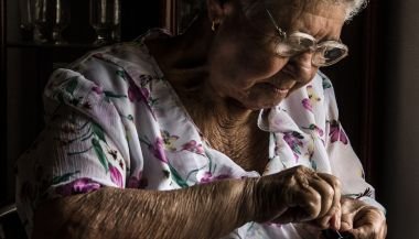 Simpatias antigas da vovó: conheça as mais praticadas e ensinadas por ela