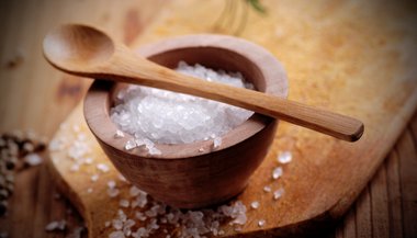 Simpatia para parar de beber com sal grosso