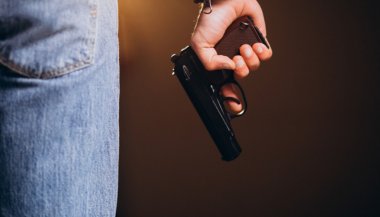 Sonhar que leva um tiro: entenda o significado deste sonho