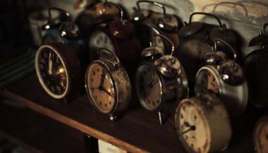 Reflexão sobre o velho-novo-velho e, julgamentos