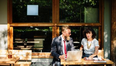 Afaste-se de amizades tóxicas