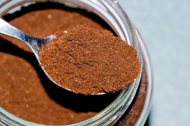 Pó de café em um recipiente