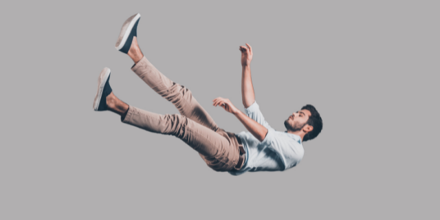 Homem caindo no vácuo