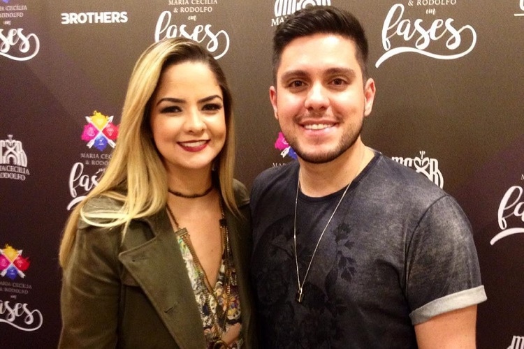 Maria Cecília e Rodolfo em uma sessão de fotos em um evento