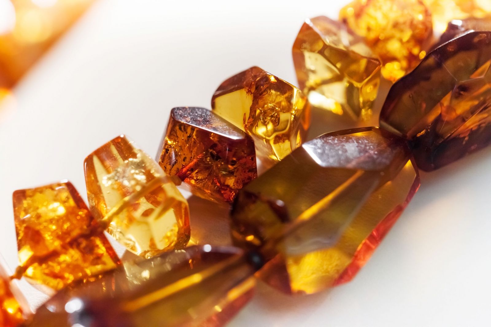 Colar de âmbar báltico