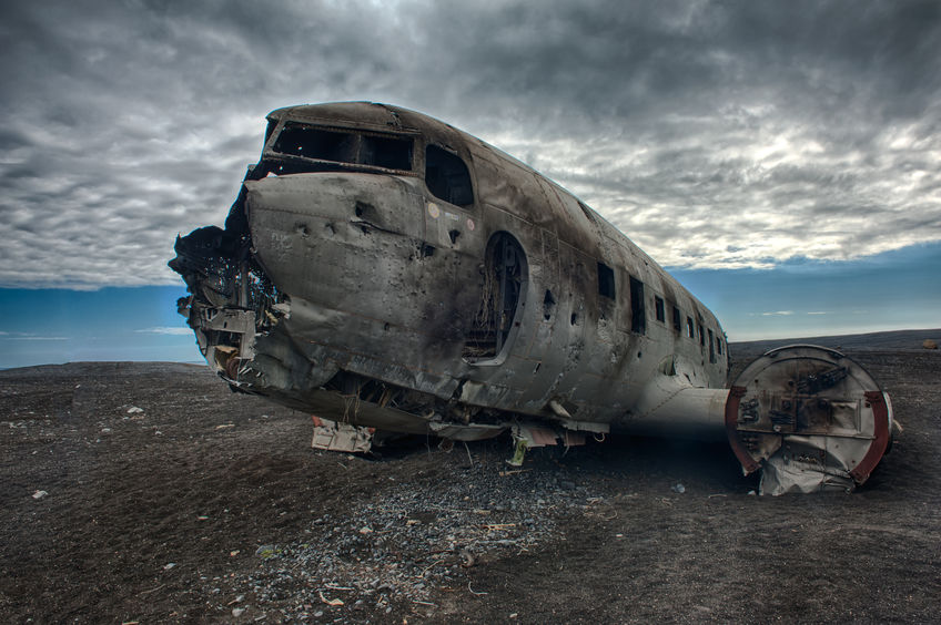 Avião destruído