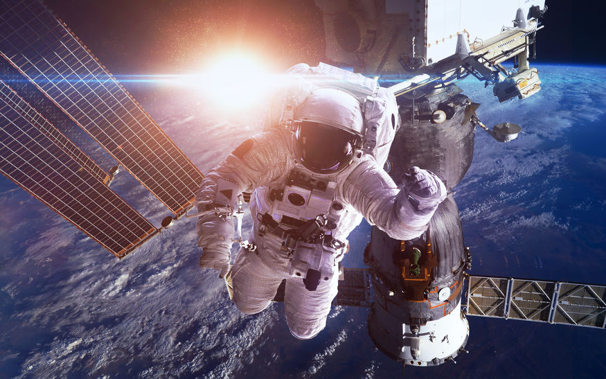 Astronauta no espaço.