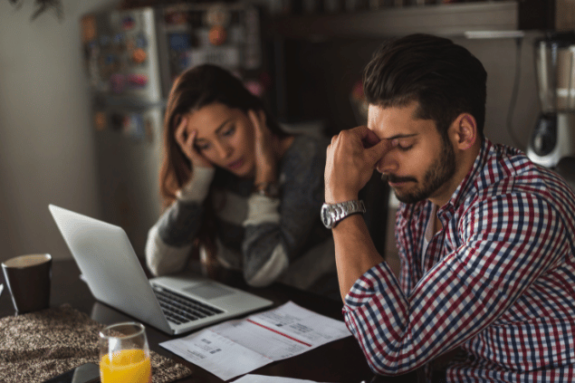 Casal com dividas
