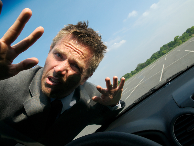 Homem sendo atropelado