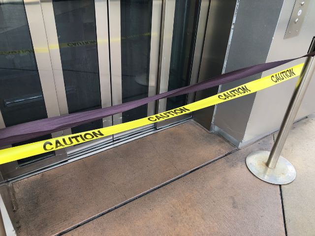 Elevador interditado 